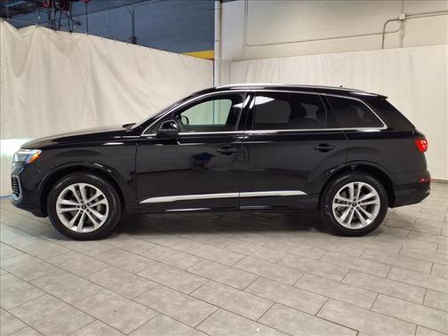 2025 Audi Q7 55 Premium Plus