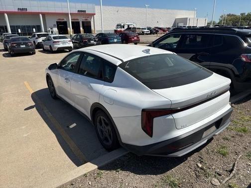 Snow White Pearl 2025 Kia K4 LXS