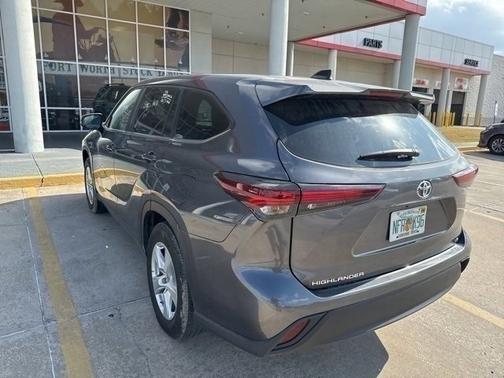 2025 Toyota Highlander LE