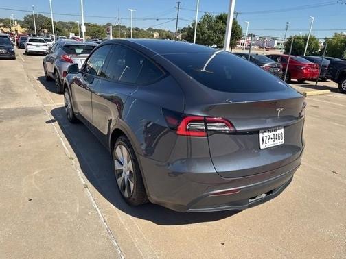 2021 Tesla Model Y Standard Range Rear-Wheel Drive