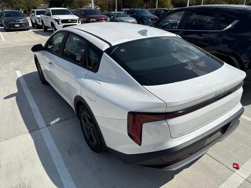Snow White Pearl 2025 Kia K4 LXS