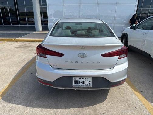 2019 Hyundai ELANTRA SE
