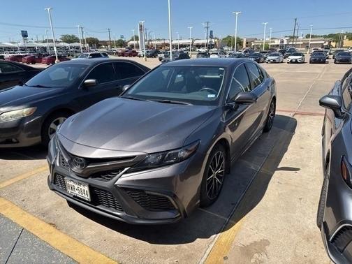 2022 Toyota Camry SE