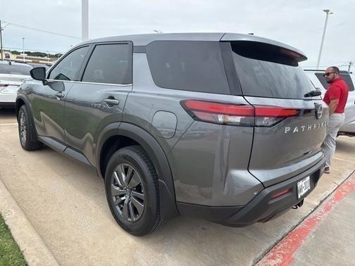 Gun Metallic 2025 Nissan Pathfinder S FWD