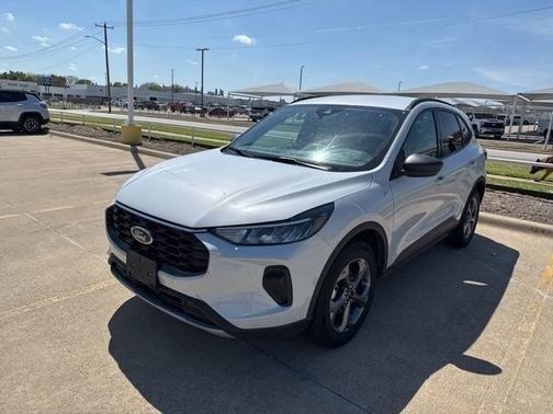 Silver Metallic 2025 Ford Escape ST-Line