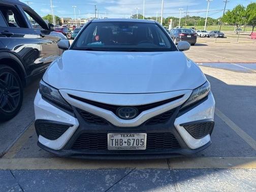 Ice Cap 2023 Toyota Camry SE