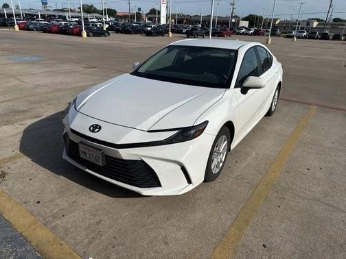 Ice Cap 2025 Toyota Camry LE