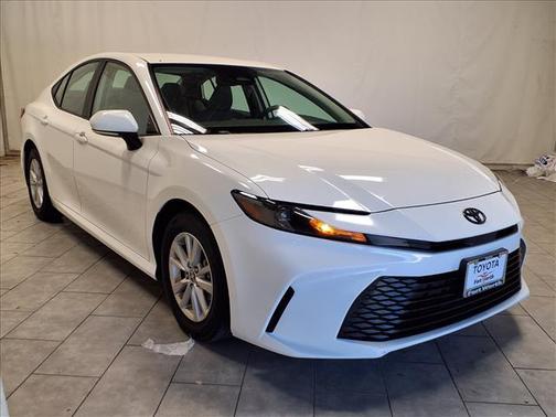 Ice Cap 2025 Toyota Camry LE