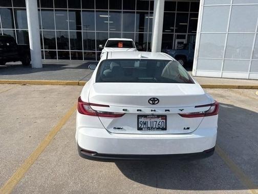 Ice Cap 2025 Toyota Camry LE