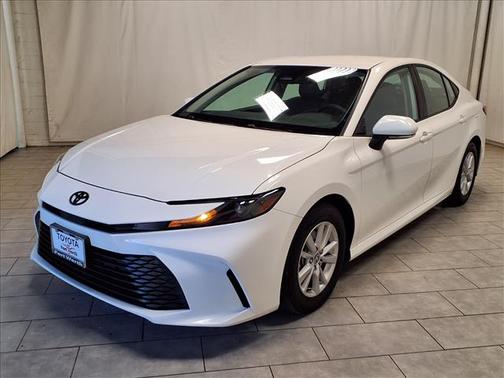 Ice Cap 2025 Toyota Camry LE