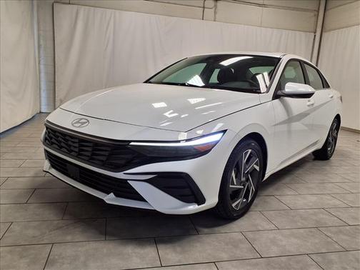 2025 Hyundai ELANTRA SEL