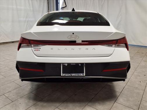 2025 Hyundai ELANTRA SEL