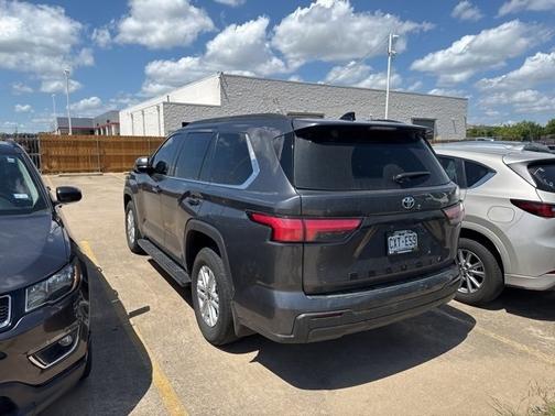 2023 Toyota Sequoia SR5