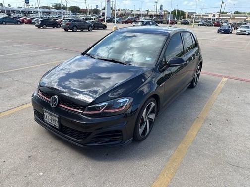 Deep Black Pearl Metallic 2018 Volkswagen Golf GTI 2.0T S 4-Door