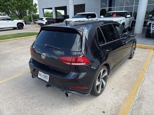 Deep Black Pearl Metallic 2018 Volkswagen Golf GTI 2.0T S 4-Door