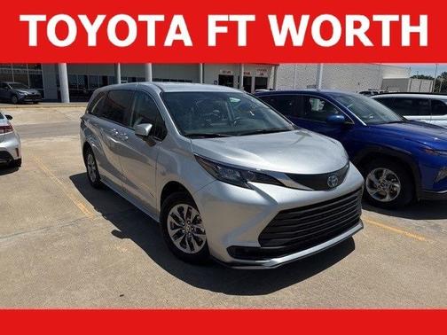 2024 Toyota Sienna LE