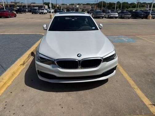 Mineral White Metallic 2020 BMW 530 530i