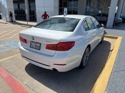 Mineral White Metallic 2020 BMW 530 530i