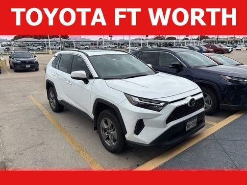 Ice Cap 2024 Toyota RAV4 XLE