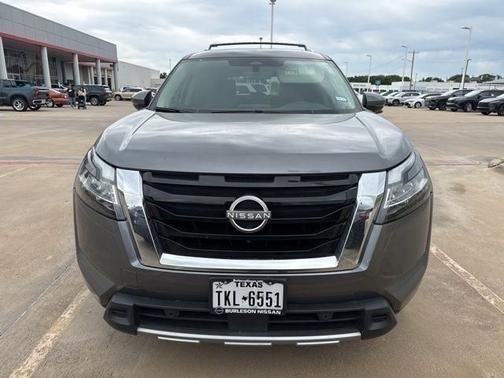 Gun Metallic 2024 Nissan Pathfinder SL FWD