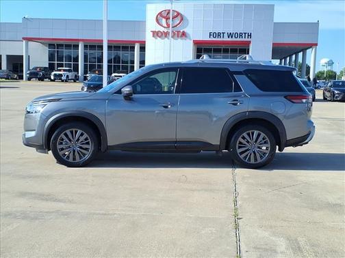 Gun Metallic 2024 Nissan Pathfinder SL FWD