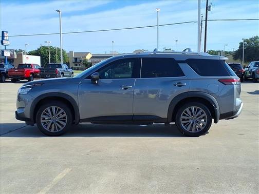 Gun Metallic 2024 Nissan Pathfinder SL FWD