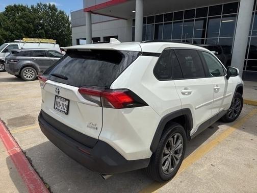 2022 Toyota RAV4 Hybrid XLE Premium