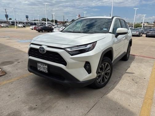 2022 Toyota RAV4 Hybrid XLE Premium