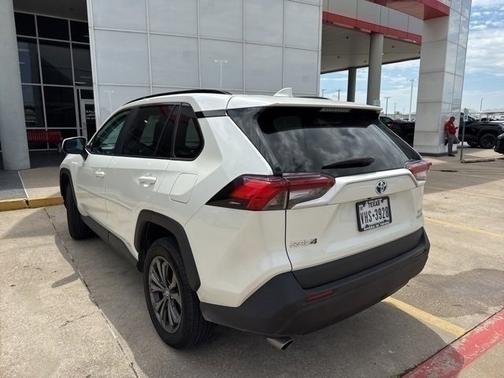 2022 Toyota RAV4 Hybrid XLE Premium