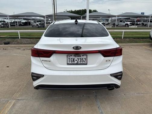 Snow White Pearl 2019 Kia Forte EX