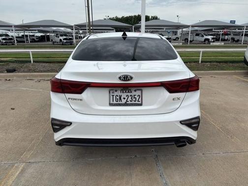 Snow White Pearl 2019 Kia Forte EX