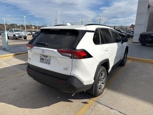2025 Toyota RAV4 Hybrid LE