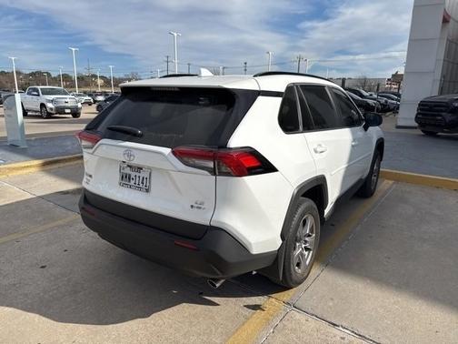 2025 Toyota RAV4 Hybrid LE
