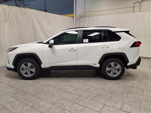 2025 Toyota RAV4 Hybrid XLE
