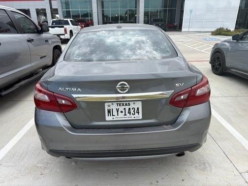 Gun Metallic 2018 Nissan Altima 2.5 SV
