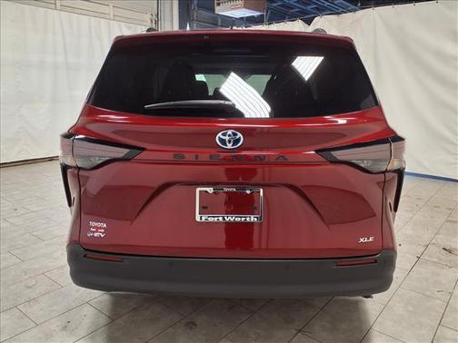 2025 Toyota Sienna XLE