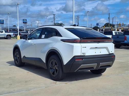 Wind Chill Pearl 2026 Toyota C-HR SE