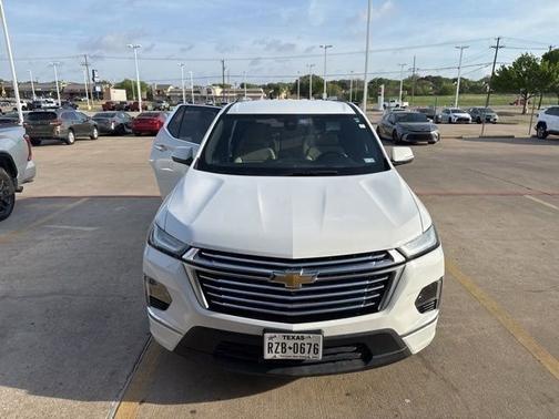 Summit White 2022 Chevrolet Traverse Premier