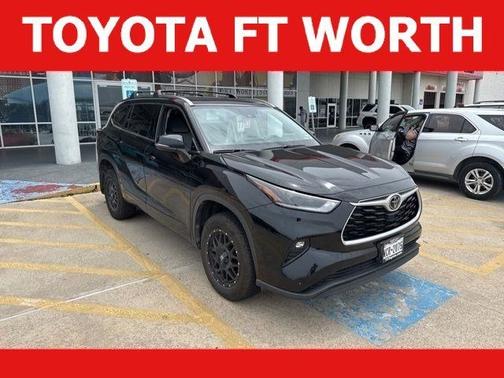 Midnight Black Metallic 2021 Toyota Highlander XLE