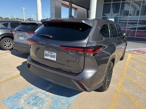 2022 Toyota Highlander L