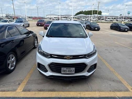 Summit White 2019 Chevrolet Trax LS