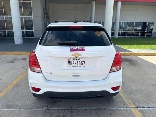 Summit White 2019 Chevrolet Trax LS