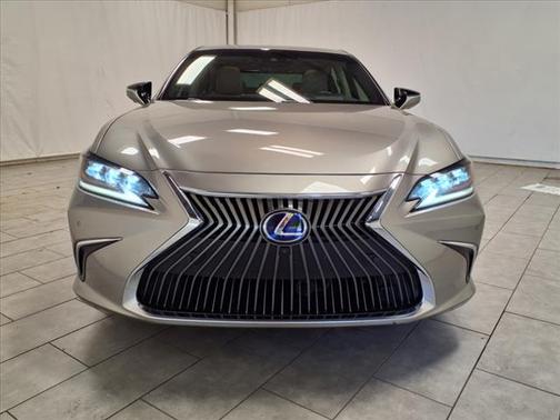 2021 Lexus ES 300h Ultra Luxury