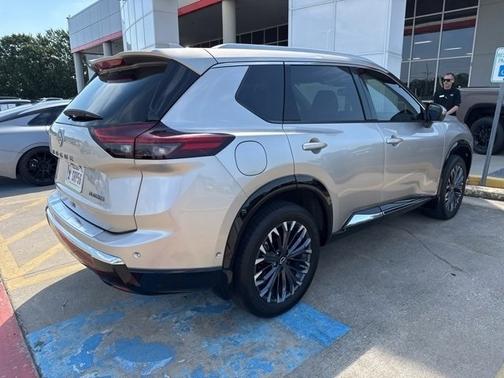 2024 Nissan Rogue Platinum