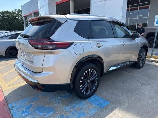 2024 Nissan Rogue Platinum