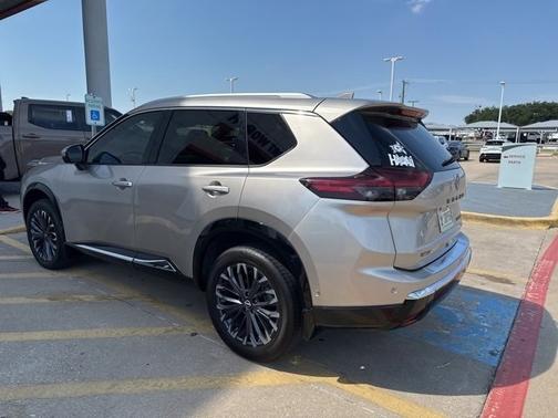 2024 Nissan Rogue Platinum