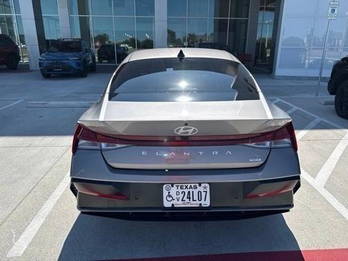 Fluid Metal 2024 Hyundai ELANTRA HEV Limited