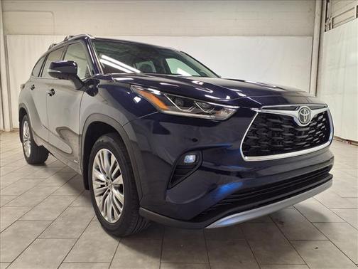 2026 Toyota Highlander Hybrid Platinum