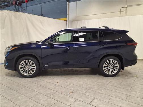2026 Toyota Highlander Hybrid Platinum