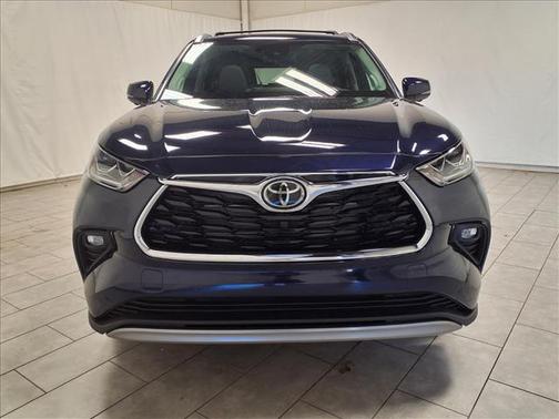 2026 Toyota Highlander Hybrid Platinum